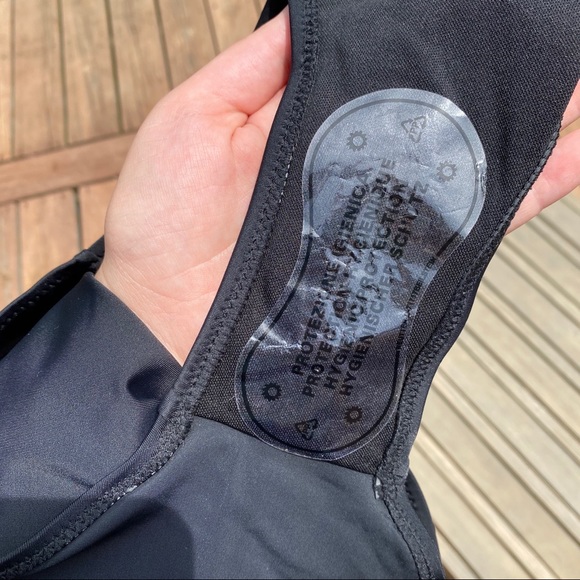 NWOT Halter Neck Scallop Trim One Piece Swimsuit - Picture 8 of 8